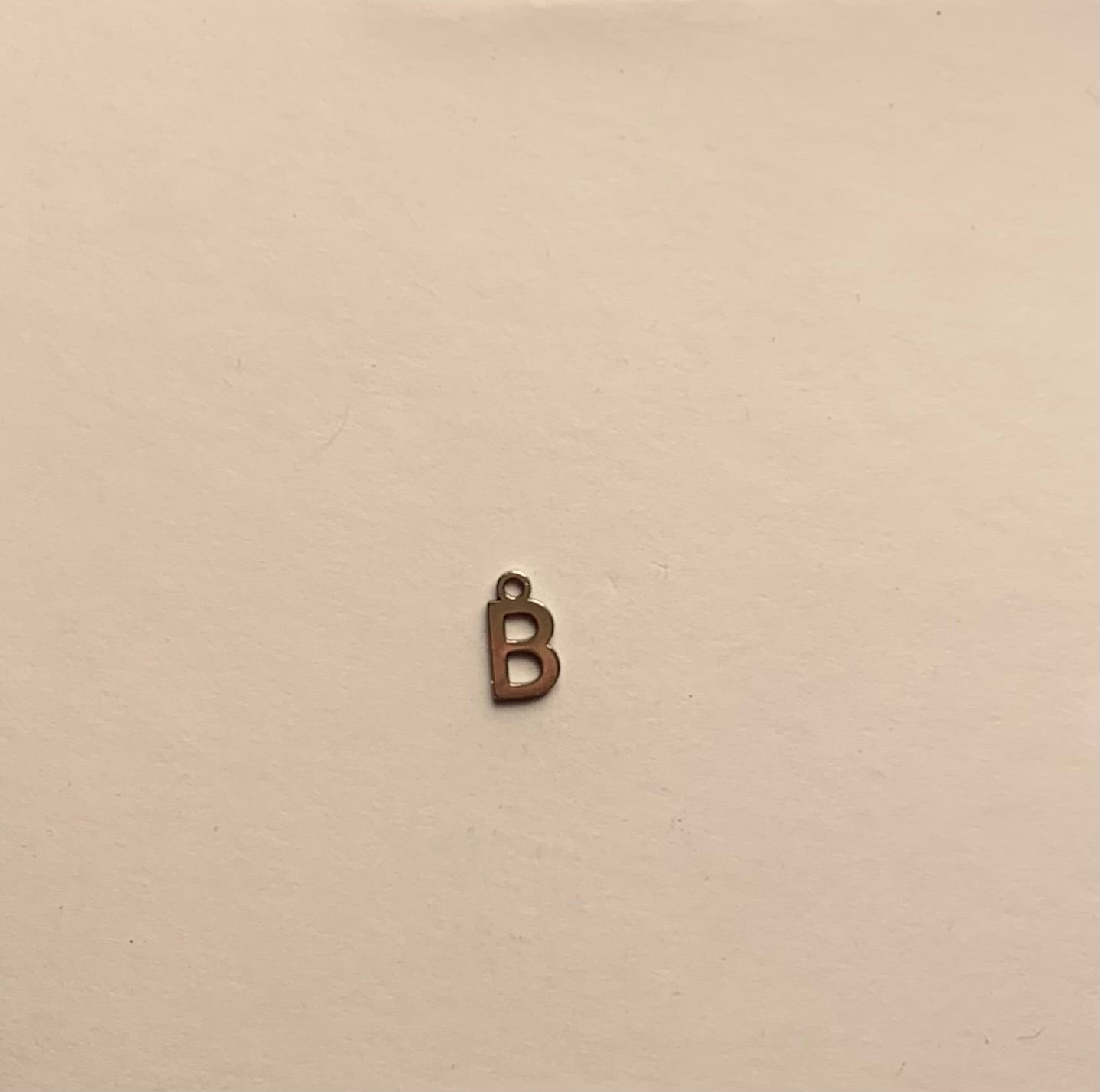 Breloques lettres B en acier inoxydable
